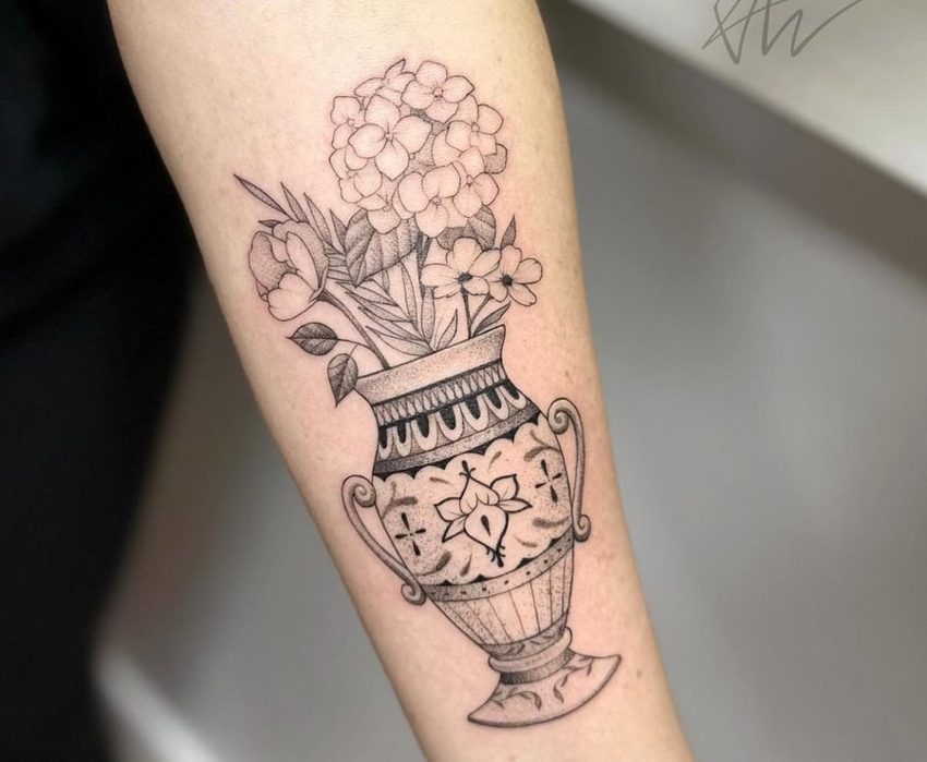 Black and grey piece by Ryan